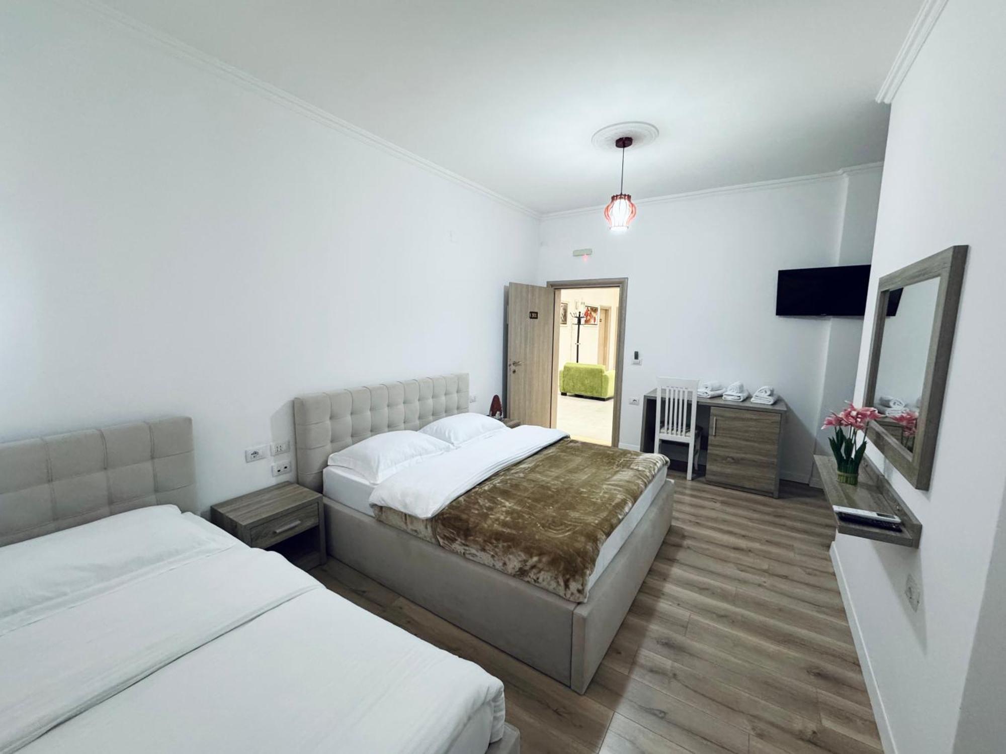 Përmet Kutal Park Inn Hotel מראה חיצוני תמונה